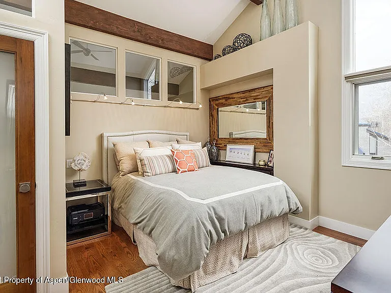 4000 Brush Creek Rd #9 — Photo 6