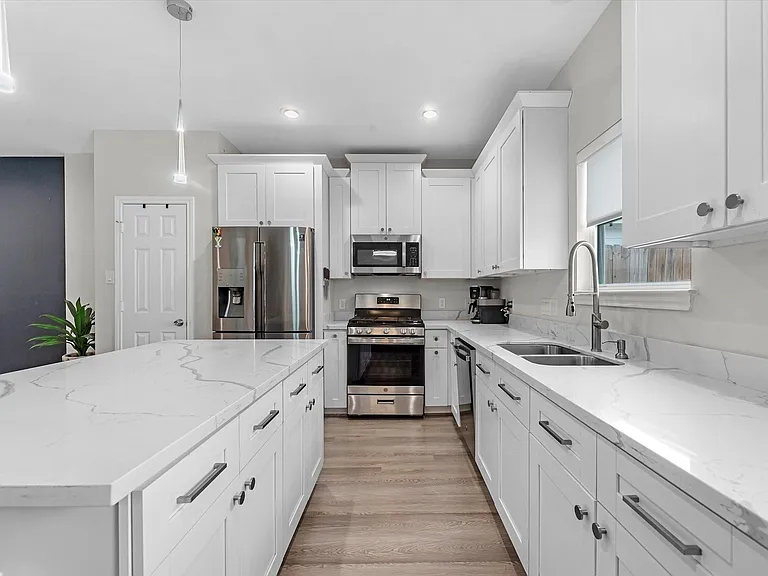 8407 James Franklin St — Photo 3