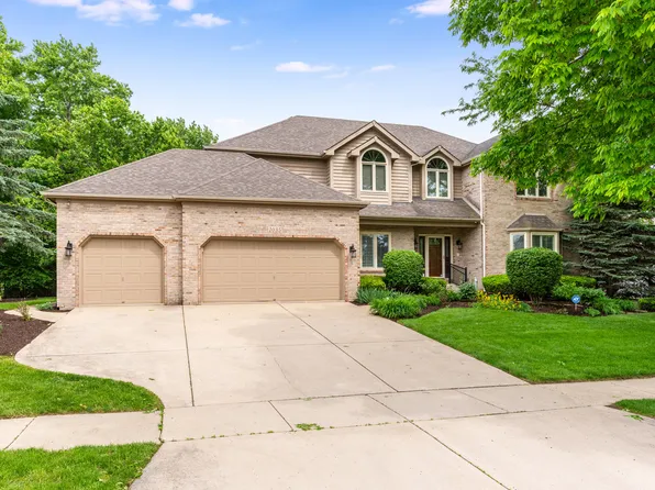 1035 Sheringham Dr, Naperville, IL 60565