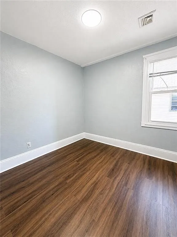 2 bed, 1.0 bath, 800 sqft, $1,950 — Photo 2