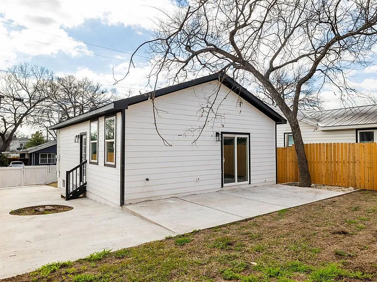 2308 Santa Maria St — Photo 21