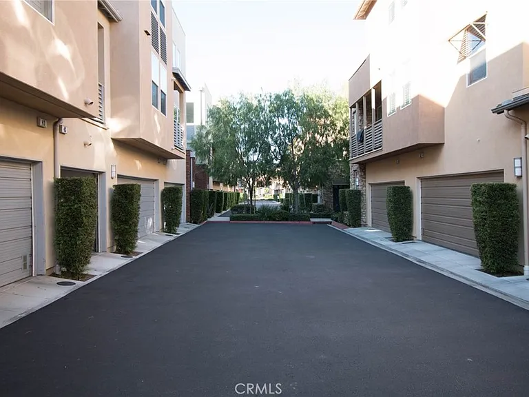 46 Meridian Dr — Photo 18