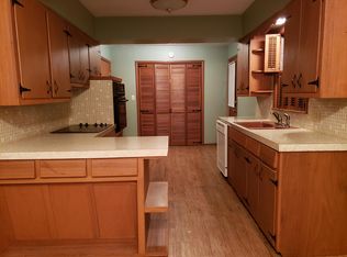 1925 S Wedgewood Ave, Springfield, MO 65807