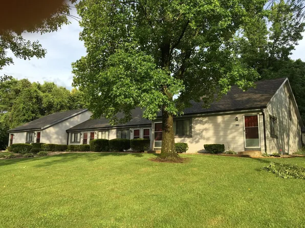 804 Village Dr, Glen Carbon, IL 62034