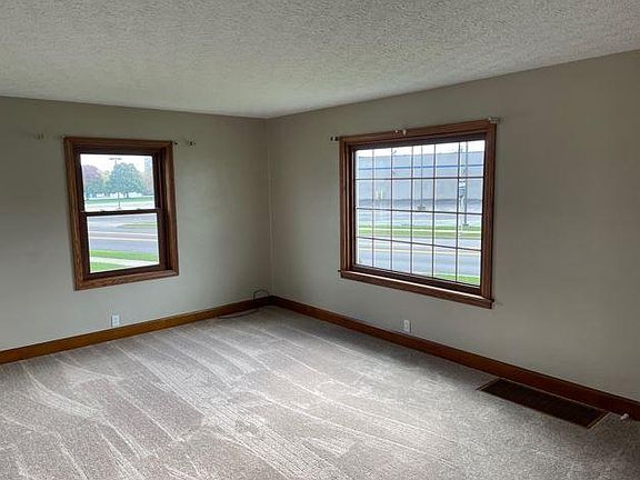 5th image of 2029 W Main St
