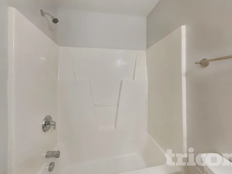 910 Statler Dr — Photo 14