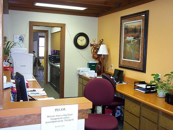 4th image of 301 Deinhard Ln