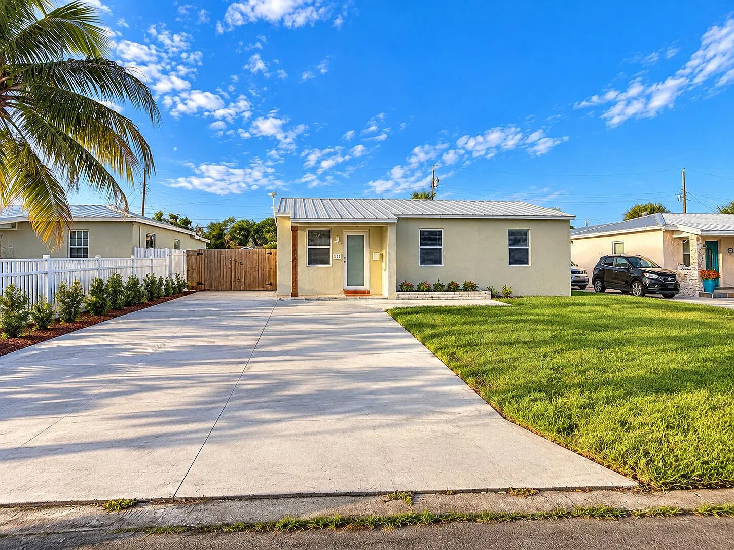 3 bed, 1.0 bath, 936 sqft, $2,500 — Photo 3