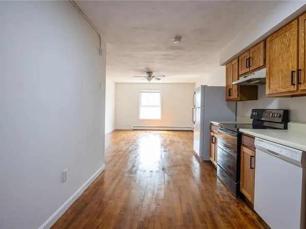 420 Woodward Rd APT 28, North Providence, RI 02904