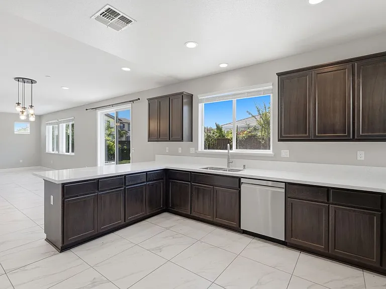 453 Diamond Peak Ln — Photo 25