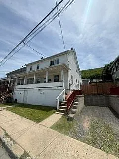 255 E Catawissa St — Photo 1