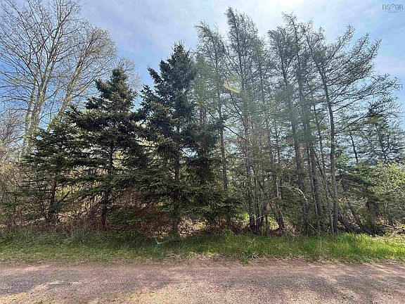 3rd image of 210 Lake Rd