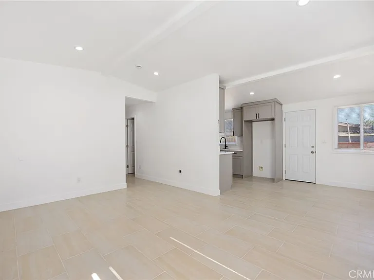 709 W Avenue H12 — Photo 4