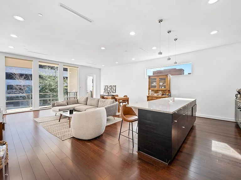 3302 Lake St #1 — Photo 3