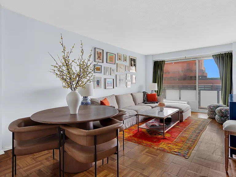 300 E 40th St #29N — Photo 3