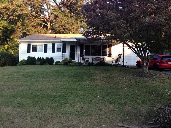 3rd image of 1543 Valley Dr