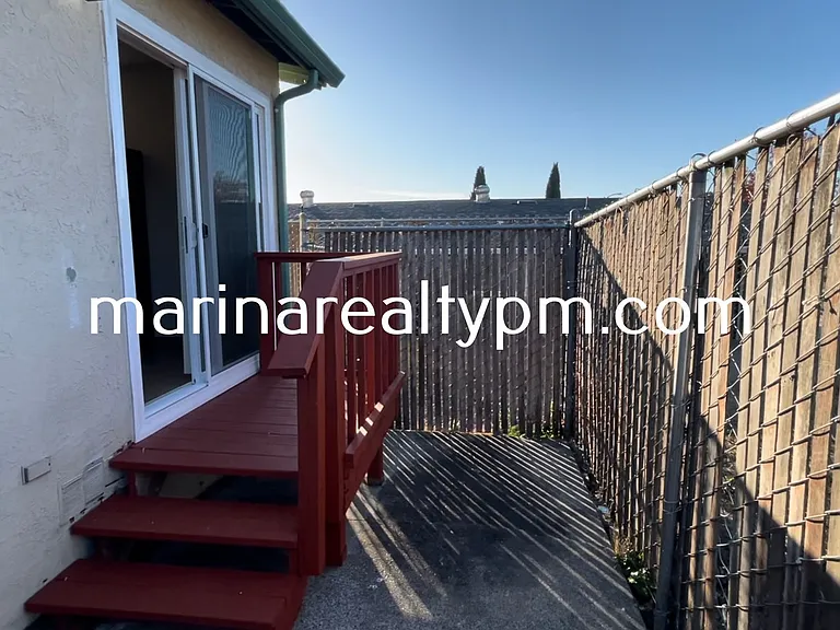 240 Holly St #1-14 — Photo 14