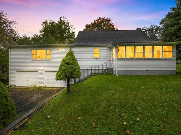 5 Hill St, Jordan, NY 13080
