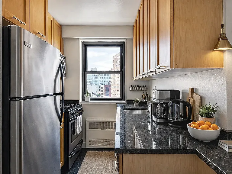145 4th Ave #11B — Photo 3