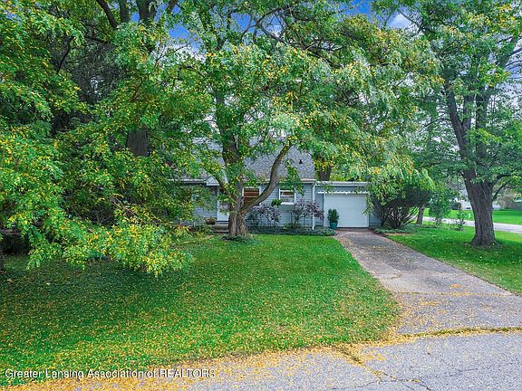 4th image of 2746 Roseland Ave