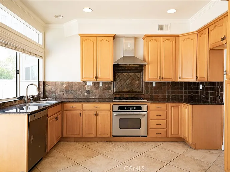 19436 Highridge Way — Photo 2