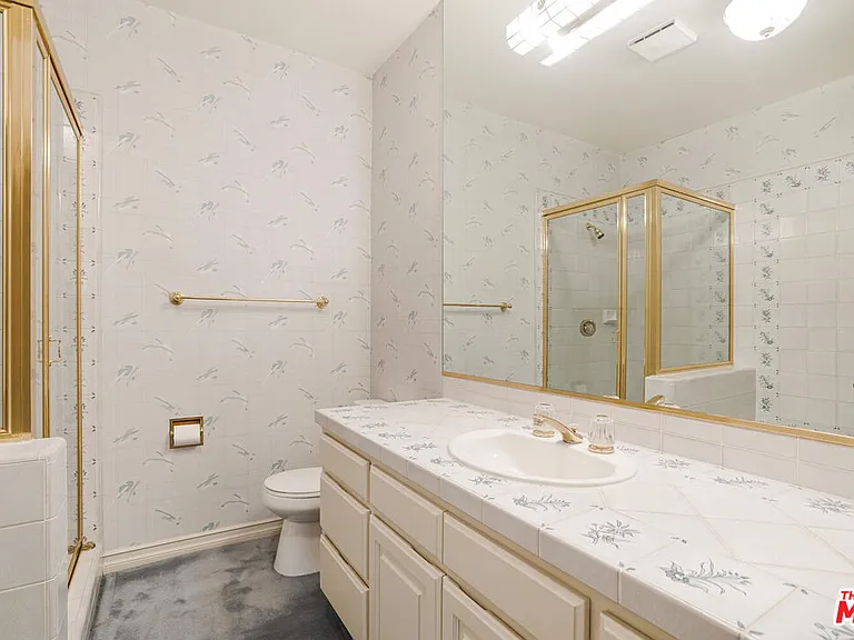 604 N Linden Dr — Photo 20
