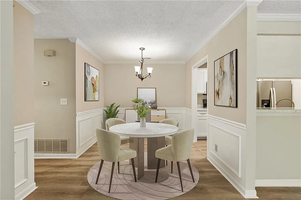 2 bed, 2.0 bath, 823 sqft, $2,000 — Photo 2