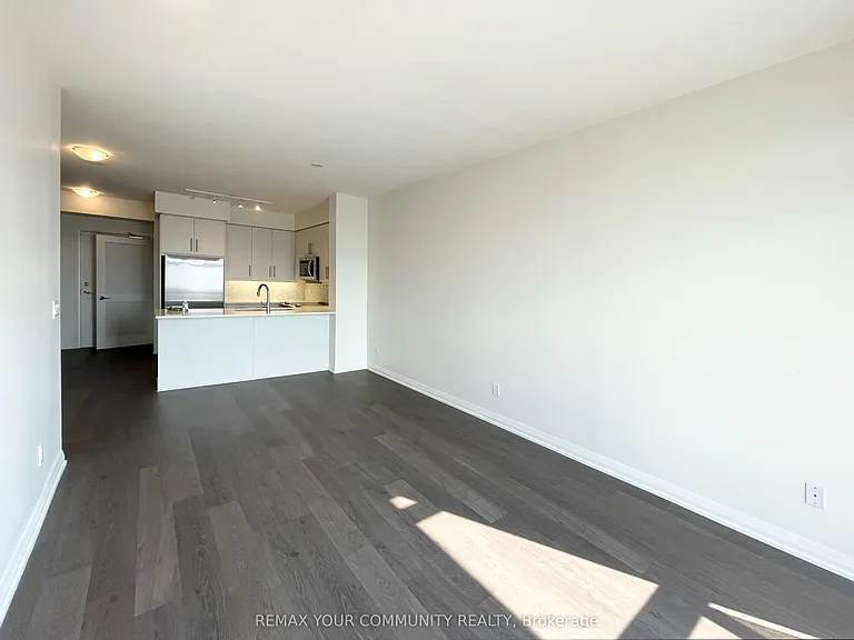 65 Oneida Cres #1206 — Photo 2
