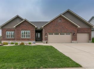 1006 Carnegie Knolls Dr, O Fallon, IL 62269