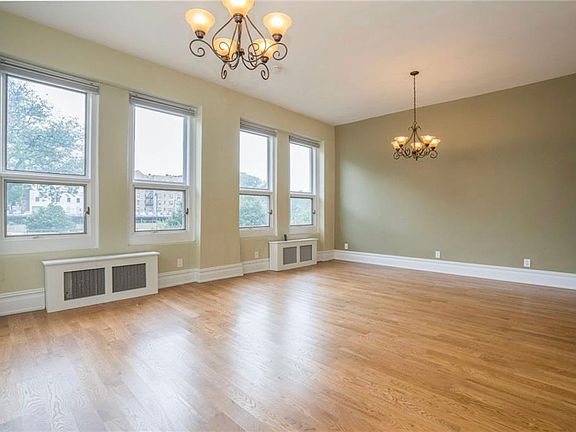 4th image of 170 Myrtle Blvd APT C
