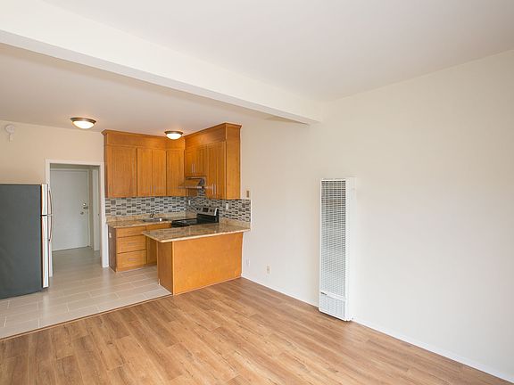 5th image of 1127-1133 Kearny St #1127-01