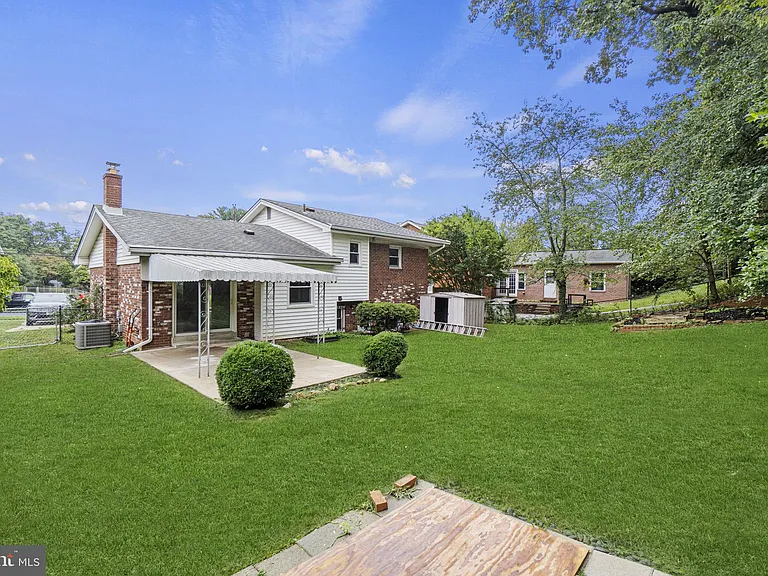 1110 Chiswell Ln — Photo 23