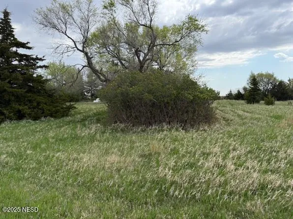 83 Lake Dr, Faulkton, SD 57438