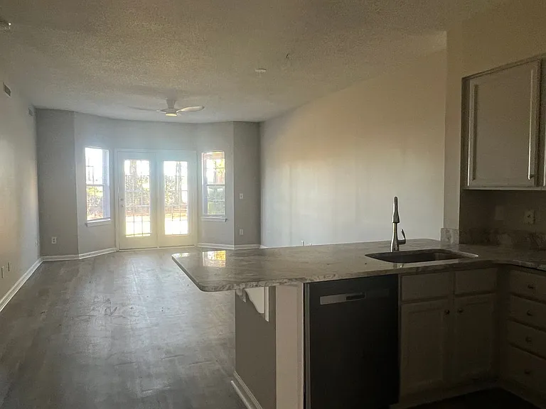 4590B Girvan Dr #B — Photo 5
