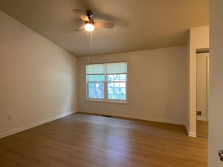 15618 Emery Ct — Photo 13