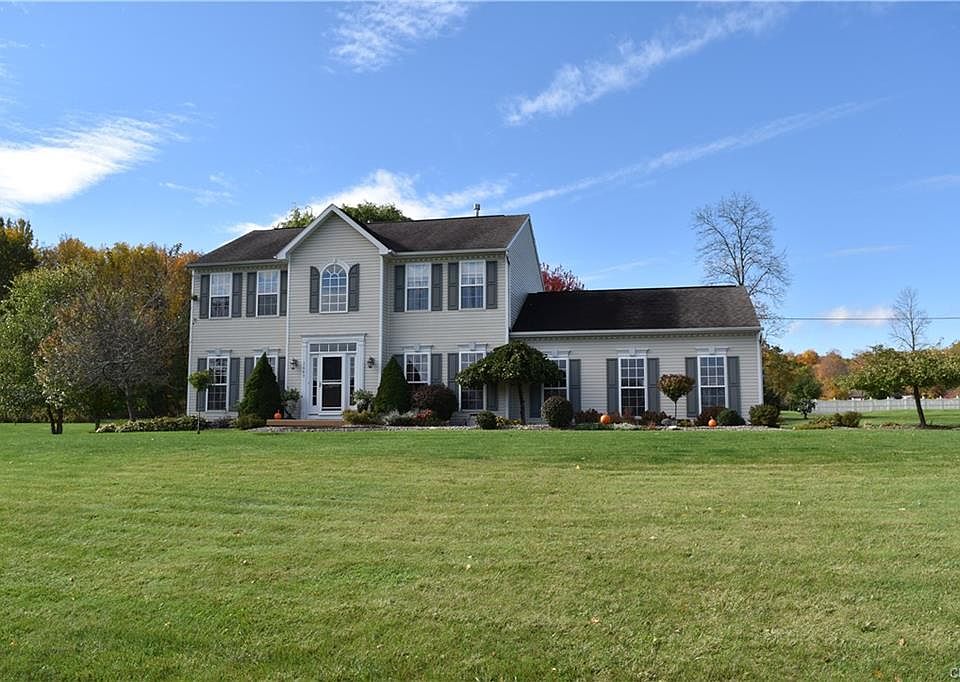 1st image of 7643 Haylage Cir