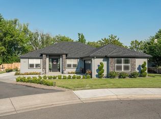 592 Sterling Point Dr, Medford, OR 97504