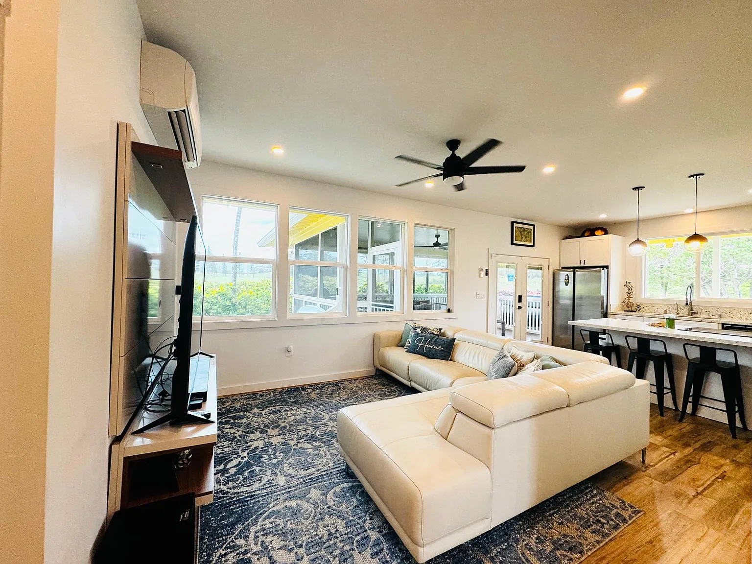 3 bed, 1500 sqft, $7,800 — Photo 2