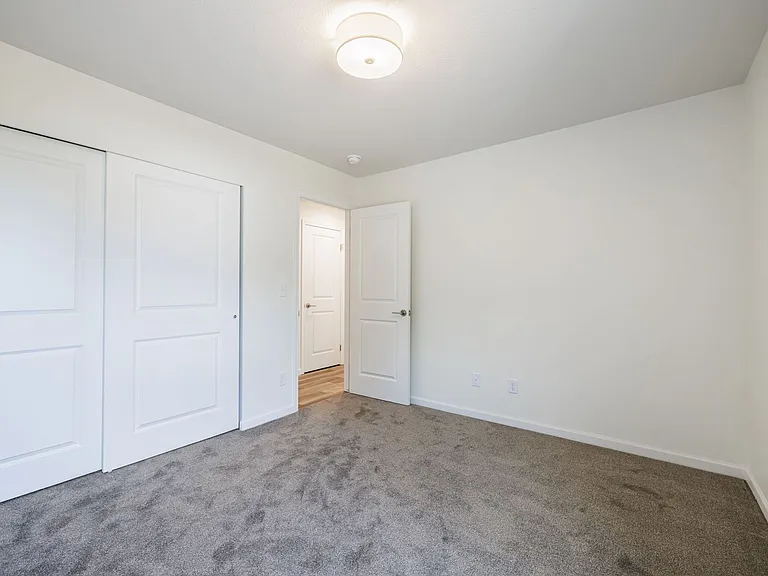 Fourmile Creek Apartments and Townhomes — Photo 37