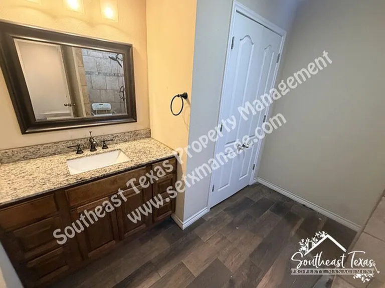 6033 Reba Dr — Photo 9