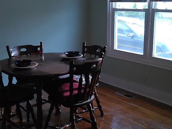 5th image of 800 Radford Pl