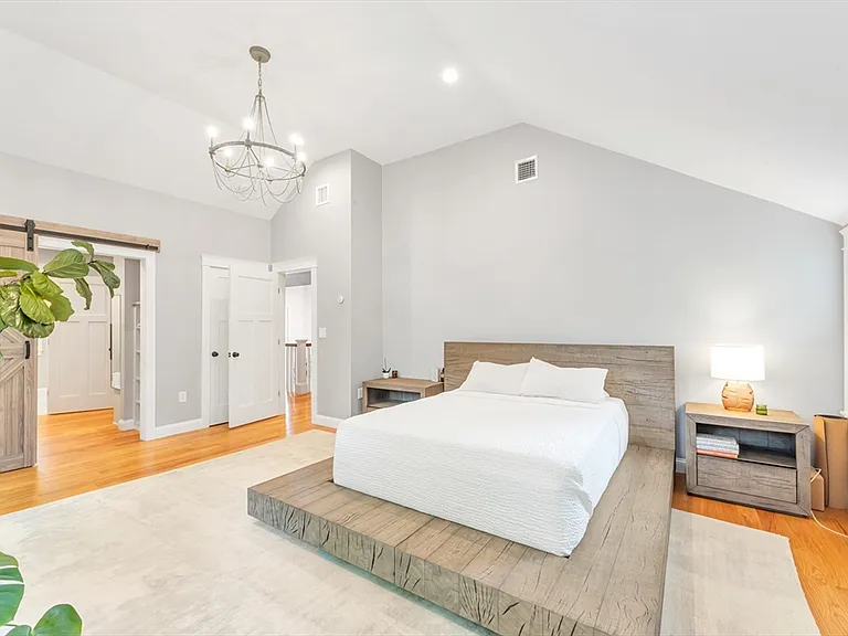 11 Chase Ave #1 — Photo 20