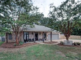 223 Chestnut Dr, Brandon, MS 39047
