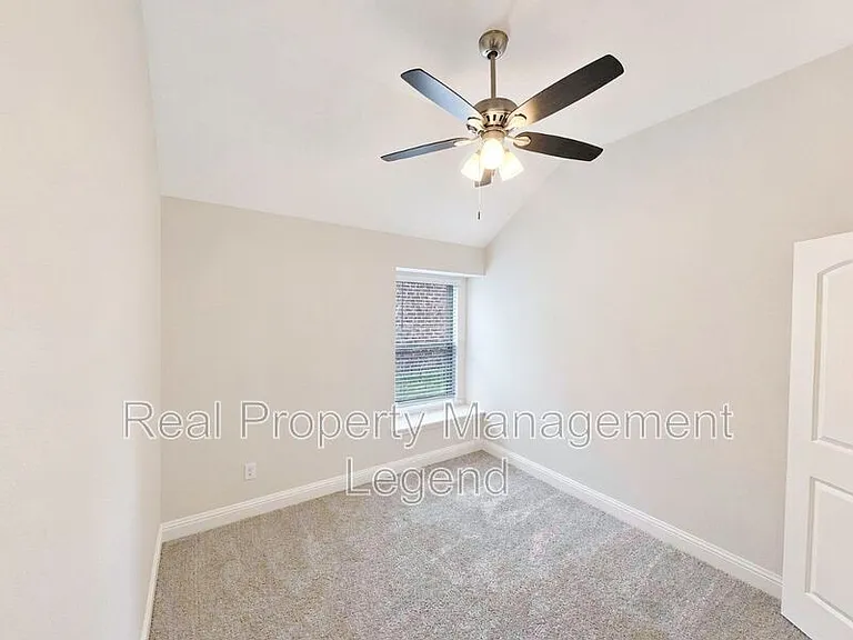 417 Cooper St — Photo 3