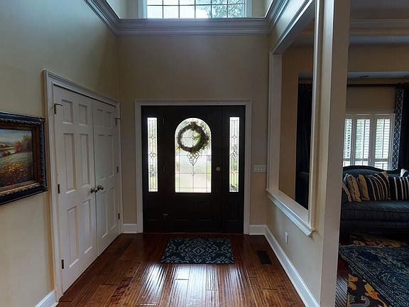 2nd image of 1007 Frederica Ln