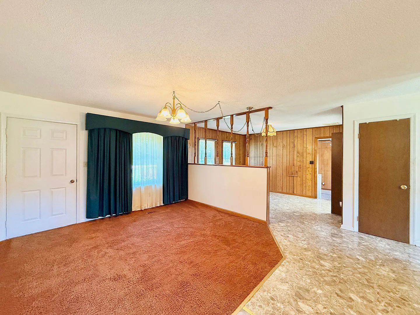 Charming 3 Bedroom Home for Rent! — Photo 3