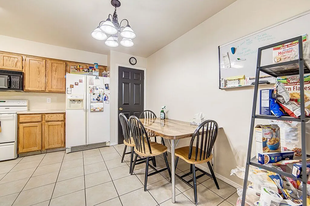 2 bed, 988 sqft, $449 — Photo 4