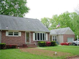 357 Outlook Ave, Colonia, NJ