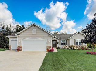 1145 Red Oak Cir, Watertown, WI 53094