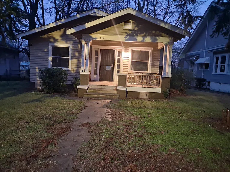 540 16th Way SW — Photo 2